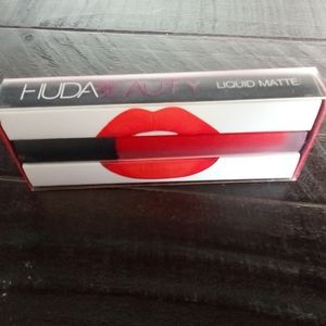 Huda beauty  matte liquid lipstick !